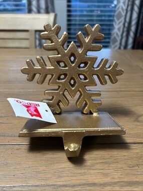 Red Gold Snowflake Stocking Holder